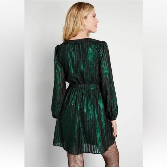 ModCloth Your Time To Shine Dress Metallic Emerald Green Size Medium - Picture 2 of 8